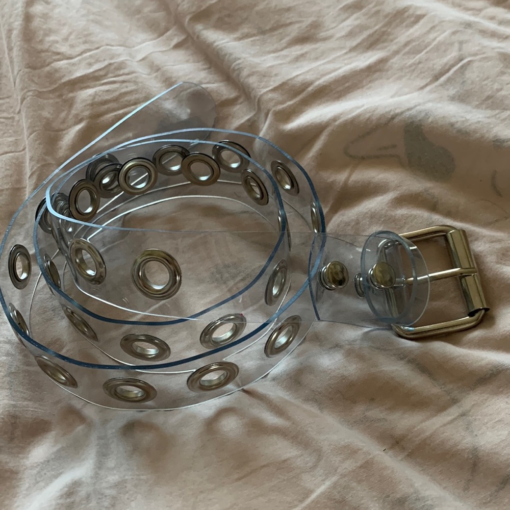 NWOT Clear grommet belt size small